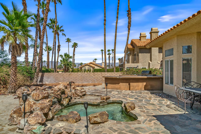 340 Augusta Drive, Palm Desert CA: https://media.crmls.org/mediaz/58c6ff21-f794-4e84-ac0b-3a3895c50209.jpg