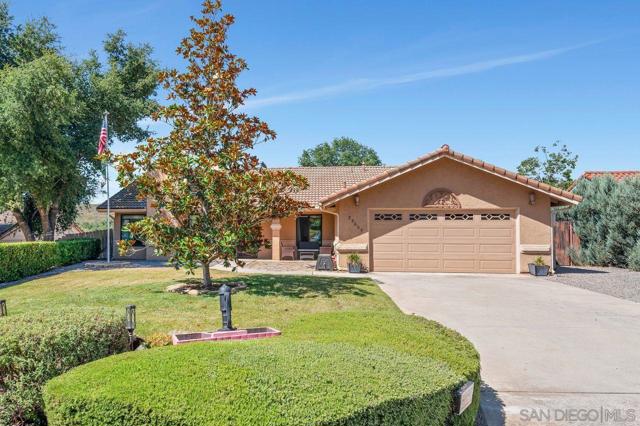 25657 Bellemore Dr, Ramona CA: https://media.crmls.org/mediaz/58c7e384-f72a-4dcd-ad4d-e81025e66ec1.jpg