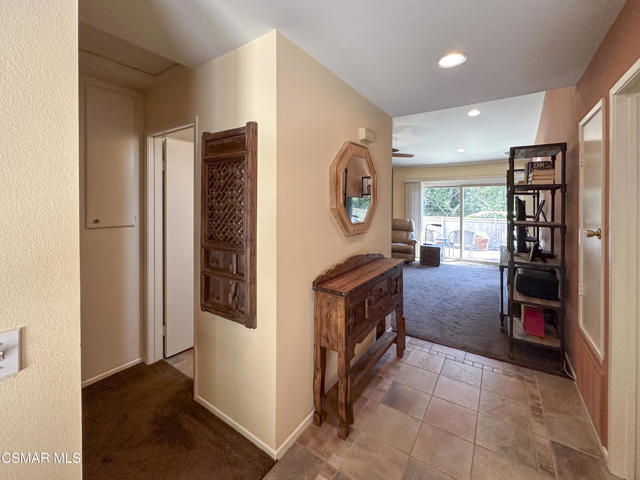 640 Campo Verde Court, Oak Park CA: https://media.crmls.org/mediaz/58c875e7-6a1d-489e-8fe7-a79442968c7e.jpg