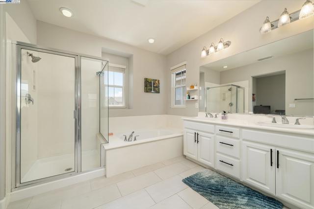 Image 18 of 42 For 122 Center Ct