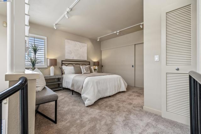 950 Harrison, San Francisco CA: https://media.crmls.org/mediaz/58c9312d-02f0-4fce-8125-f2be396a3351.jpg