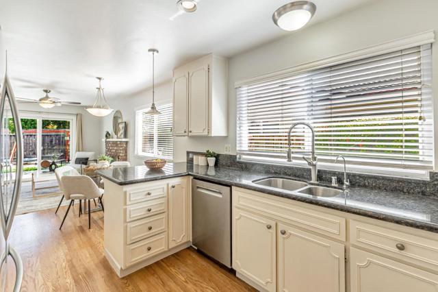 824 Buchser Way, San Jose CA: https://media.crmls.org/mediaz/58c9e254-419e-4ba2-92bf-378eb94fc55f.jpg