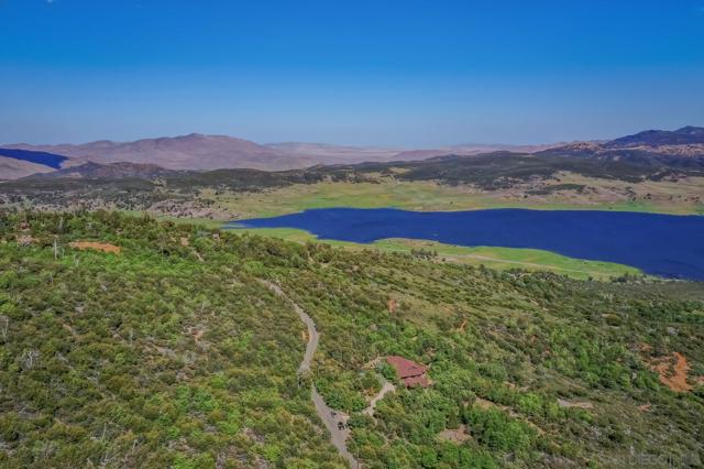 35750 Mountain Circle Drive, Julian CA: https://media.crmls.org/mediaz/58ca834d-36f9-4f47-902f-b94b1ec93a7e.jpg