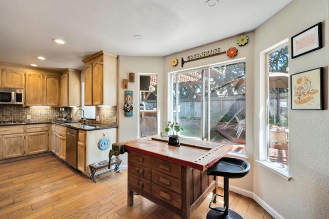930 Hoesch Way, Gilroy CA: https://media.crmls.org/mediaz/58cb0ffa-ba0e-42ca-b95b-6d21091266b2.jpg