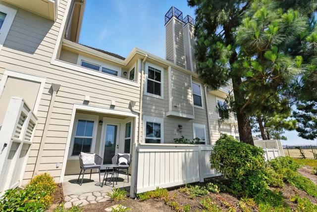 1023 Rudder Lane, Foster City CA: https://media.crmls.org/mediaz/58cb74de-c91c-47b3-8494-0a1669ea2b55.jpg
