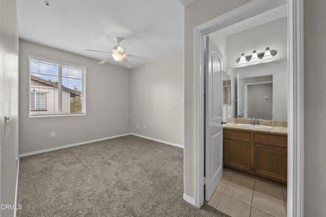 1542 Windshore Way, Oxnard CA: https://media.crmls.org/mediaz/58cc0f99-7f42-45b1-82e4-eb79f6fafd54.jpg