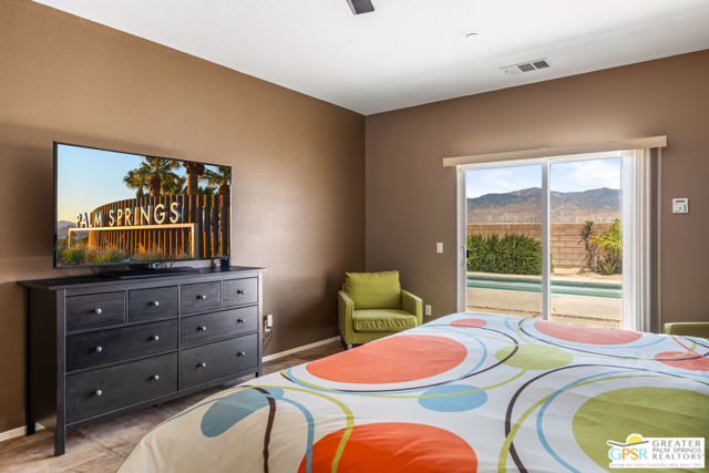 1238 Vista Sol, Palm Springs CA: https://media.crmls.org/mediaz/58ccd7d3-5280-4594-ab7c-5fbf6c7706e1.jpg