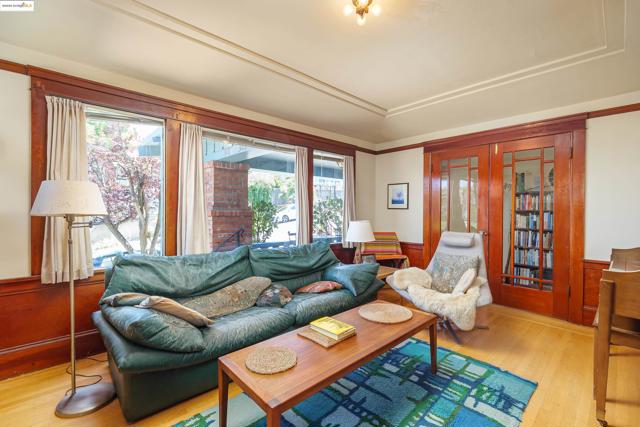 318 Washington Avenue, Richmond CA: https://media.crmls.org/mediaz/58cde82a-77c0-4ba7-9a4e-ef028d1ad9d3.jpg