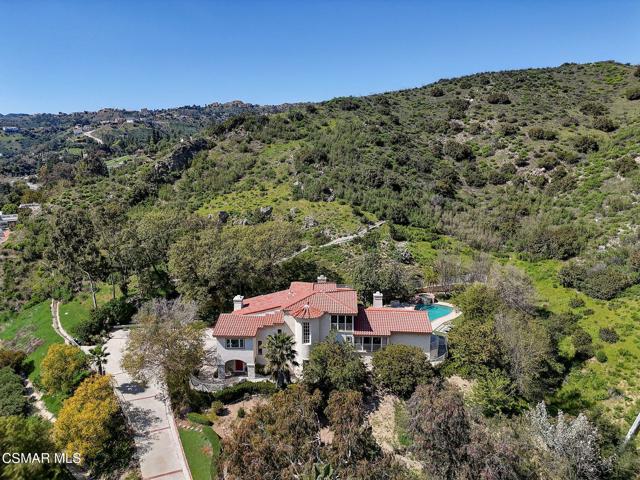 7 Bell Canyon Road, Bell Canyon CA: https://media.crmls.org/mediaz/58d02067-76c0-4918-a1fc-58ed1724155a.jpg