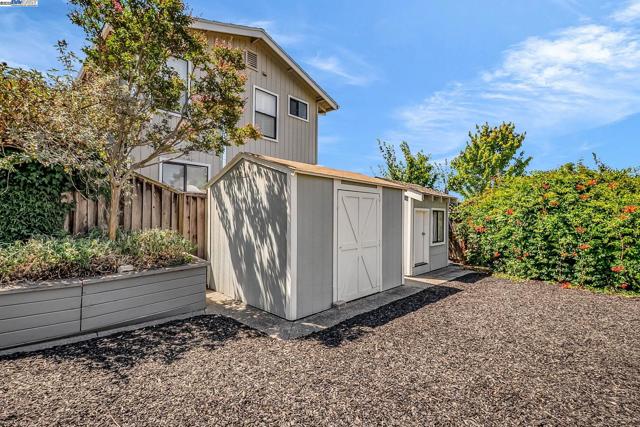 524 Gamay Ct, Fremont CA: https://media.crmls.org/mediaz/58d03a71-57e9-4ce9-b2d2-6ac6dd10f0ac.jpg