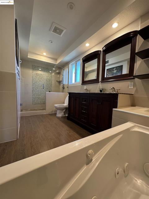 8 Juniper Way, Moraga CA: https://media.crmls.org/mediaz/58d0be34-43f2-4dd9-ad32-182a17675494.jpg