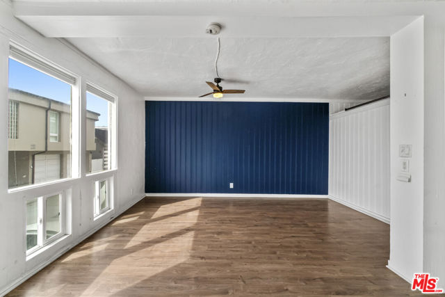 115 44th Street, Manhattan Beach CA: https://media.crmls.org/mediaz/58d0e405-b485-4a9e-ba66-eabaefd48d48.jpg