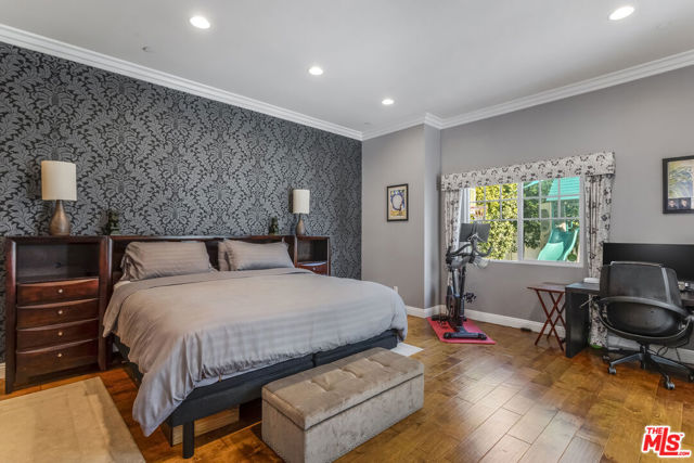 4728 Vesper Avenue, Sherman Oaks CA: https://media.crmls.org/mediaz/58d1788c-1a0c-4984-9d27-85bbbc9026f9.jpg