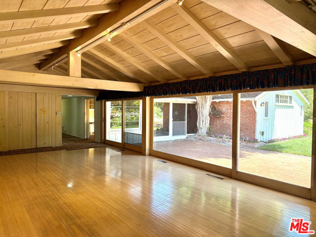 1754 Mandeville Canyon Road, Los Angeles CA: https://media.crmls.org/mediaz/58d21a3a-2df0-4ae2-a02f-f1d594c4ebce.jpg