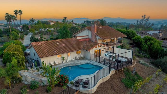 4141 Palomar Drive, Fallbrook CA: https://media.crmls.org/mediaz/58d26254-552c-4de1-b25e-5ede0f6ccbd7.jpg