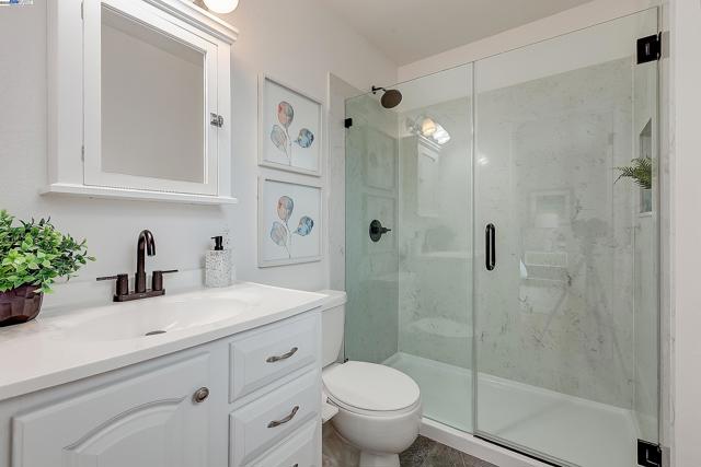 40803 Blacow Rd, Fremont CA: https://media.crmls.org/mediaz/58d3d6a6-74c0-4717-b6e5-5487e43c652d.jpg