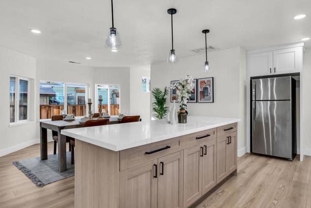 1539 E San Fernando Street, San Jose CA: https://media.crmls.org/mediaz/58d40b35-dbe8-4949-acee-3d0e815f840a.jpg