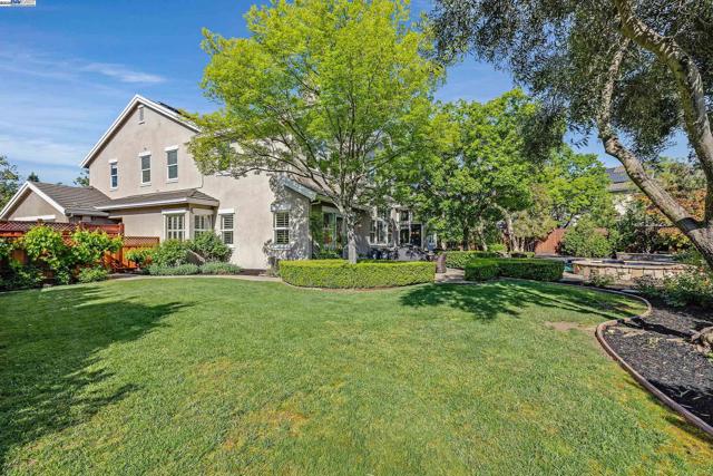259 Alden Ln, Livermore CA: https://media.crmls.org/mediaz/58d5315b-a763-4102-a08f-b0367908d36c.jpg