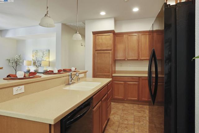 292 W Lucita Way, Mountain House CA: https://media.crmls.org/mediaz/58d571e5-2c83-48e8-8f3d-234727cf6b8c.jpg