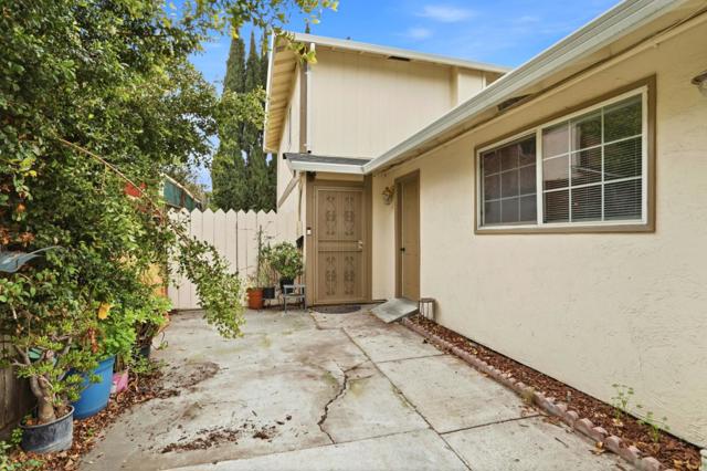 1762 Duffy Way, San Jose CA: https://media.crmls.org/mediaz/58d58df4-f39c-4a10-b89b-c4dafe76a3d7.jpg