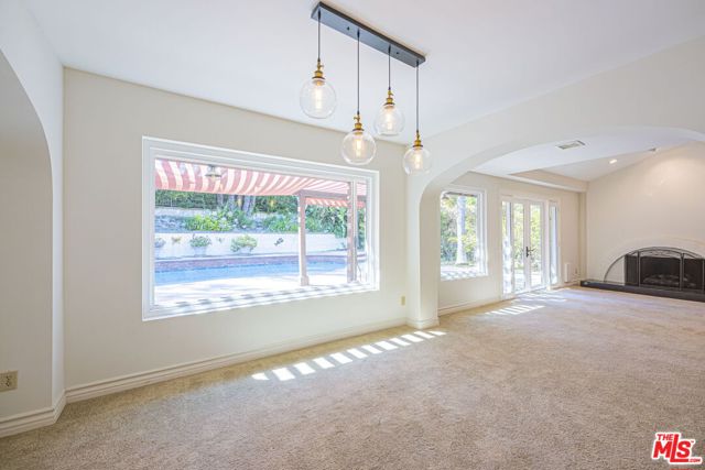 3926 Corte Cancion, Thousand Oaks CA: https://media.crmls.org/mediaz/58d63f53-f4cd-46a3-8e9e-025aa46b2e56.jpg