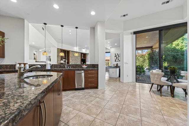 79900 De Sol A Sol, La Quinta CA: https://media.crmls.org/mediaz/58d6cc49-a7f0-4f6e-9ac2-2402b826fb6b.jpg