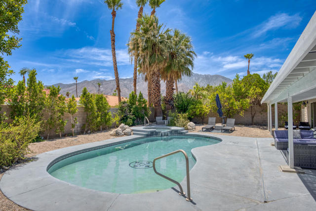 1479 E Francis Drive, Palm Springs CA: https://media.crmls.org/mediaz/58d6dafb-c709-40be-9143-5fa0836f3153.jpg