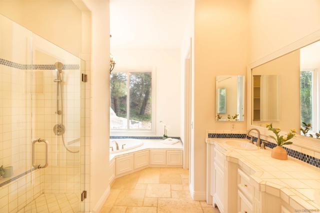 26691 Oak Trail Rd, Valley Center CA: https://media.crmls.org/mediaz/58d701b2-c23e-4862-830c-e5272e760b27.jpg