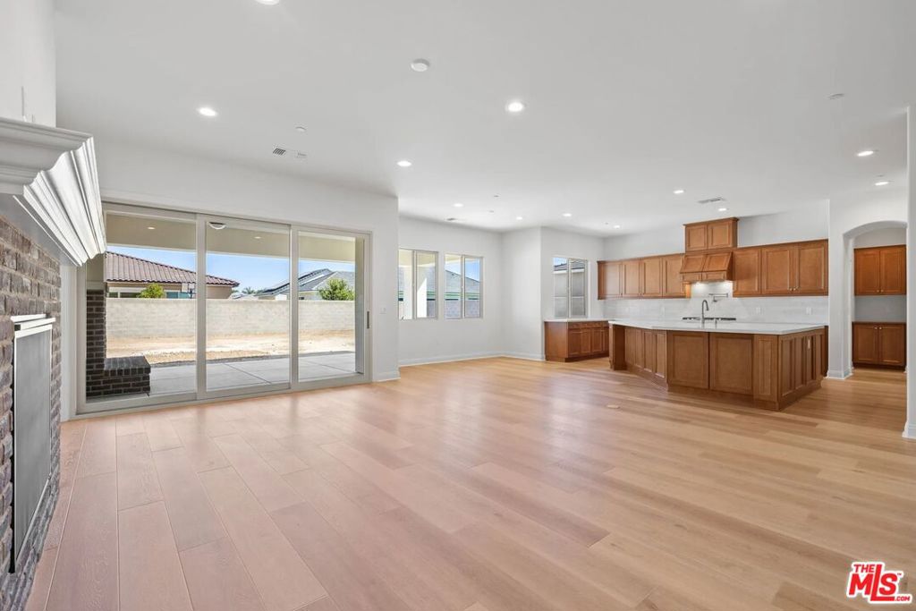 MLS #25619717 image #16