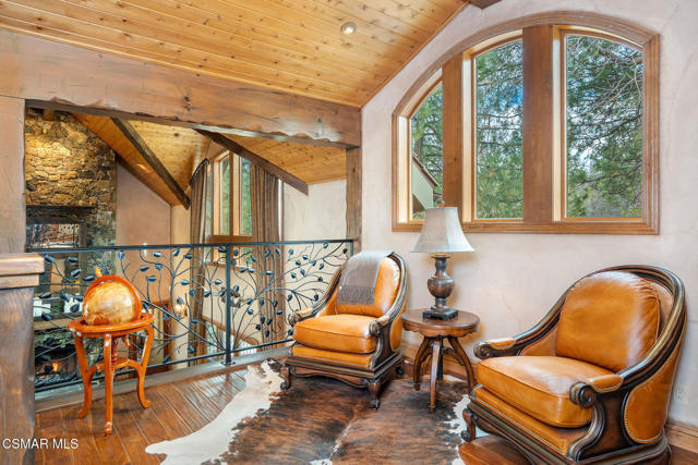 32310 Hummingbird Court, Running Springs CA: https://media.crmls.org/mediaz/58d7e4b8-53b2-4afb-baa9-4405818aa2f0.jpg