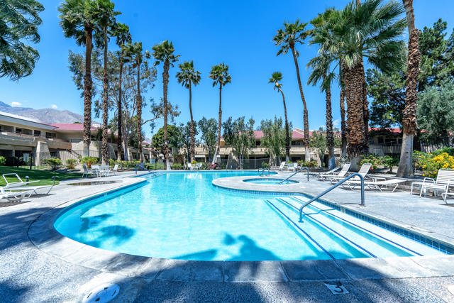 2820 N Arcadia Court, Palm Springs CA: https://media.crmls.org/mediaz/58d87c76-b4bb-4ca6-8220-0f9ef3591831.jpg