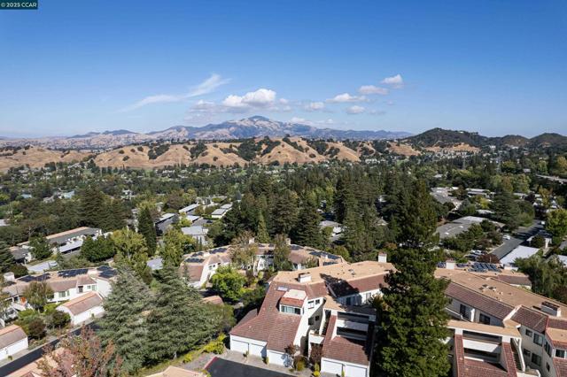 3318 Ptarmigan Dr., Walnut Creek CA: https://media.crmls.org/mediaz/58d906d7-1cc2-464b-ba71-0ec7eecf6871.jpg