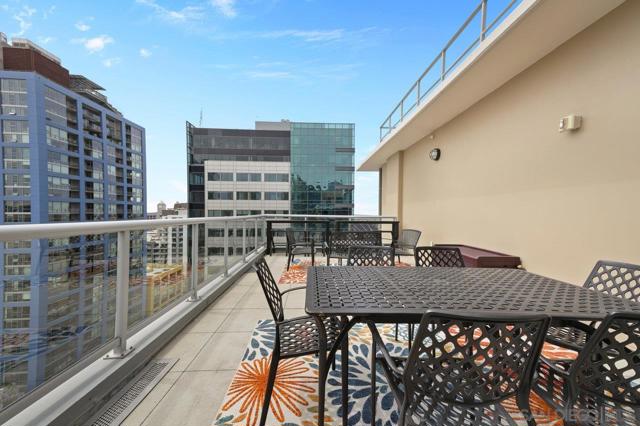 427 9th Ave., San Diego CA: https://media.crmls.org/mediaz/58d917e9-11f2-4430-b9cd-04a3f11c631f.jpg