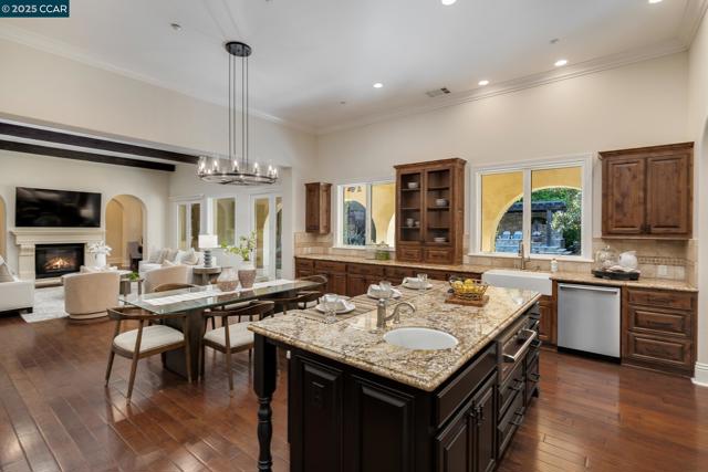 160 Camille Ave, Alamo CA: https://media.crmls.org/mediaz/58d95cbe-1a3d-428e-bf5b-5e33f196db23.jpg