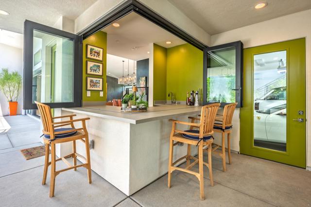 160 Obsidian Loop N, Palm Springs, CA 92264