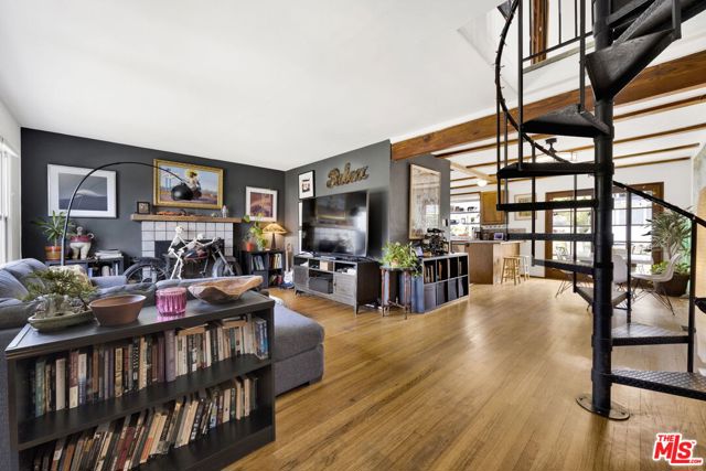 3456 Beethoven Street, Los Angeles CA: https://media.crmls.org/mediaz/58daffb3-f91f-459c-a4cc-a05efdb6d023.jpg