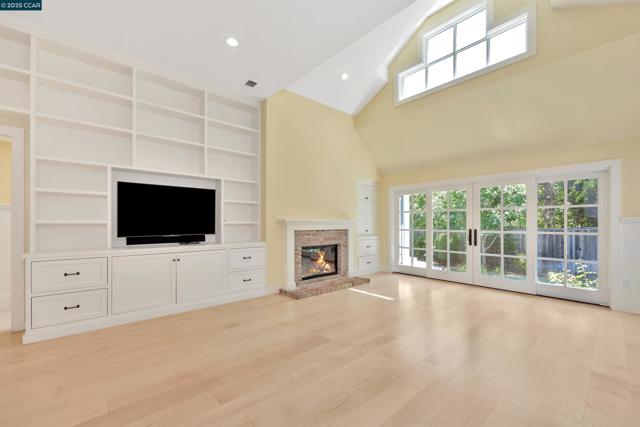 772 John Way, Lafayette CA: https://media.crmls.org/mediaz/58db74f7-44e6-4887-a598-27926f863a56.jpg