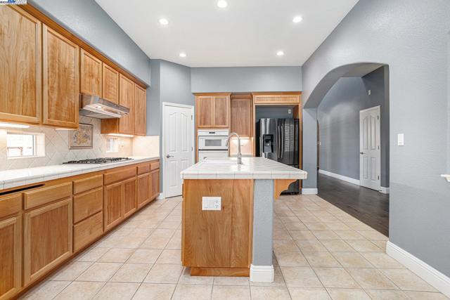 Image 6 of 27 For 1001 Songwood Rd