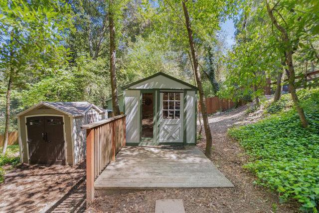 345 Saint Francis Drive, Boulder Creek CA: https://media.crmls.org/mediaz/58dbd38f-8eda-45b4-ac57-c05bc657300e.jpg