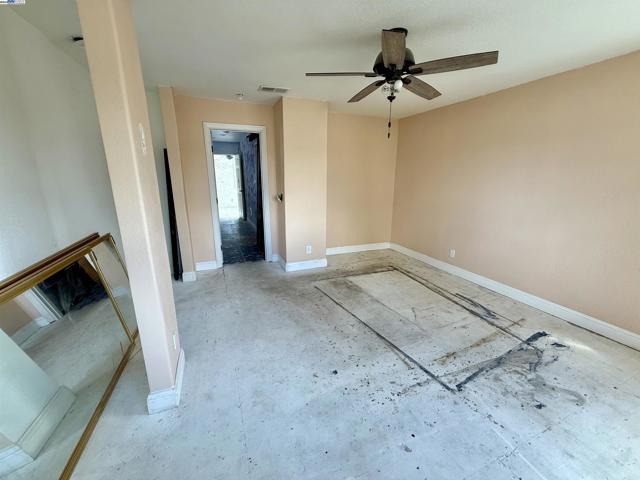 1817 Bluebell Dr, Livermore CA: https://media.crmls.org/mediaz/58dcbbdd-d188-476d-a46f-d885ea56362e.jpg