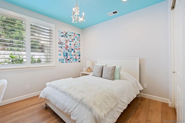 2848 Camino Serbal, San Diego CA: https://media.crmls.org/mediaz/58dccfff-fb8b-4b9e-b28f-198466ef00ad.jpg