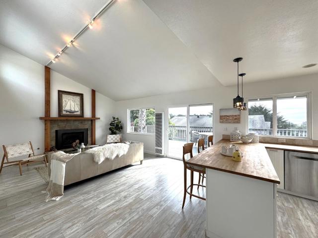 304 12th Street, Montara CA: https://media.crmls.org/mediaz/58dcfc93-4e92-448f-9650-b681982d24f4.jpg