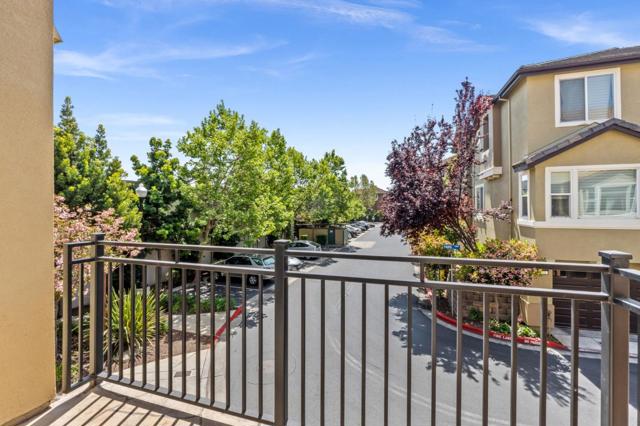 423 Paria Terrace, Sunnyvale CA: https://media.crmls.org/mediaz/58dd0b19-012c-48d0-b5a0-5672461d1e24.jpg