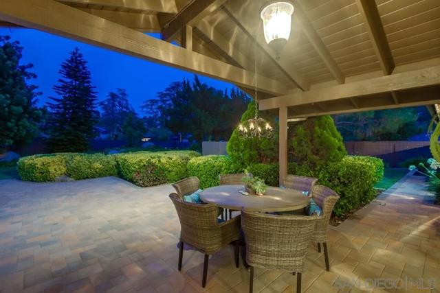 16657 Valle Verde Rd, Poway CA: https://media.crmls.org/mediaz/58dd8eca-1d7b-4480-bfa4-ed54c2ec25f0.jpg