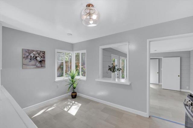 1633 Dallas Court, Los Altos CA: https://media.crmls.org/mediaz/58ddbfdb-e221-47f8-a491-2caf90b9b5b5.jpg