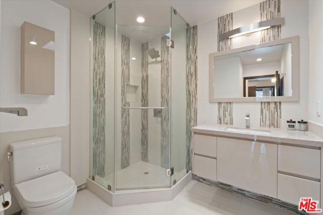 2175 S Beverly Glen Boulevard, Los Angeles CA: https://media.crmls.org/mediaz/58ddc926-92aa-4dc4-a5dc-9ef56e5e6e66.jpg