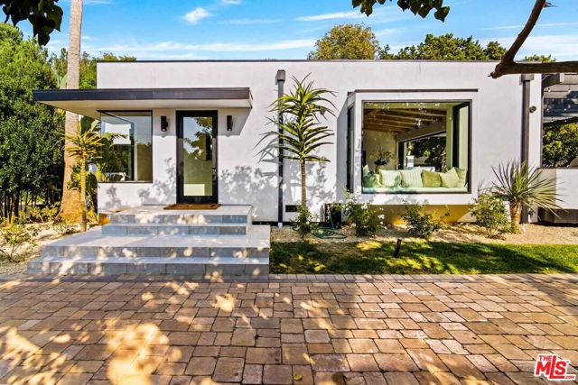 27120 Sea Vista Drive, Malibu CA: https://media.crmls.org/mediaz/58dde96b-510d-4a92-89b7-5df97709e9dc.jpg
