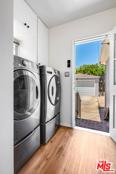 10311 Ilona Avenue, Los Angeles CA: https://media.crmls.org/mediaz/58ddf457-0086-4a5b-925c-9191ec45ae9d.jpg