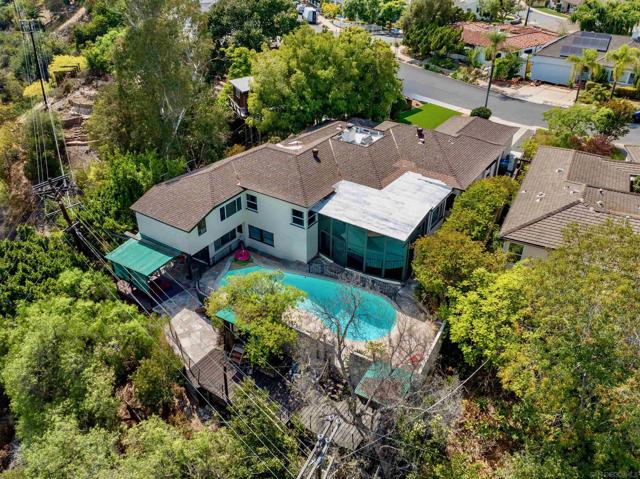 4811 E Alder Dr, San Diego CA: https://media.crmls.org/mediaz/58ddf9b1-aa2a-42f7-bd9a-0a9983d27b0d.jpg