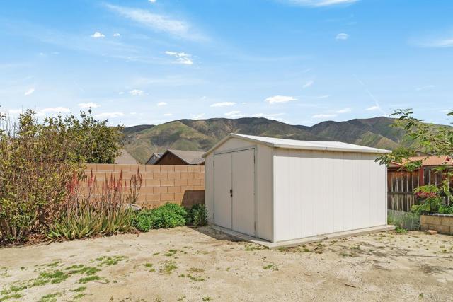 1643 Casper Road, San Jacinto CA: https://media.crmls.org/mediaz/58de0da0-f700-48d8-89d5-fd4736c03cb6.jpg